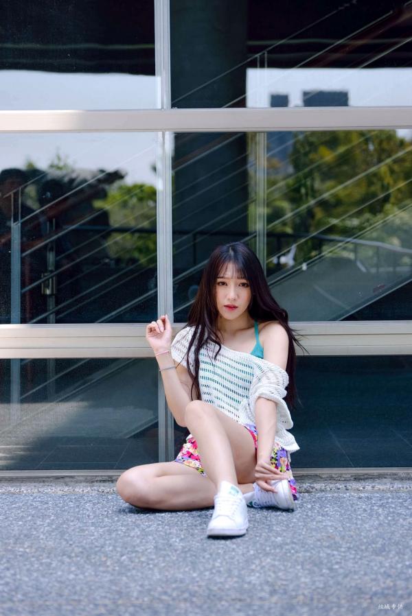    台湾正妹比比清新外拍写真，户外甜美时尚穿搭显迷人气质，绝美面容尽显女神范 [107P]第106张图片