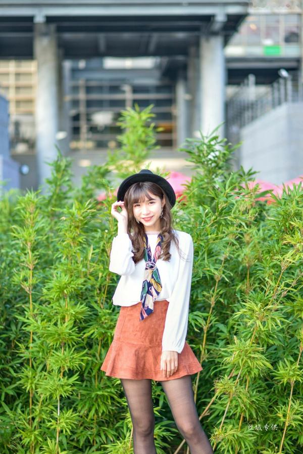    台湾正妹题题《国美馆.时装》街拍写真集，清新时尚穿搭，俏皮甜美气质女神户外生活随拍第2张图片
