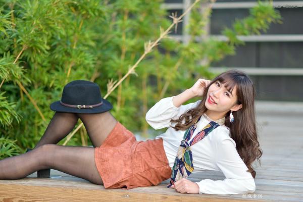    台湾正妹题题《国美馆.时装》街拍写真集，清新时尚穿搭，俏皮甜美气质女神户外生活随拍第30张图片