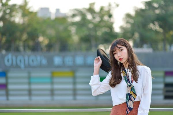    台湾正妹题题《国美馆.时装》街拍写真集，清新时尚穿搭，俏皮甜美气质女神户外生活随拍第55张图片