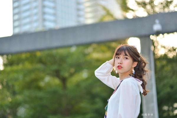    台湾正妹题题《国美馆.时装》街拍写真集，清新时尚穿搭，俏皮甜美气质女神户外生活随拍第82张图片