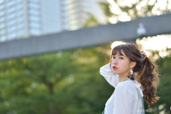    台湾正妹题题《国美馆.时装》街拍写真集，清新时尚穿搭，俏皮甜美气质女神户外生活随拍第83张图片