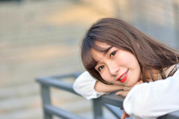    台湾正妹题题《国美馆.时装》街拍写真集，清新时尚穿搭，俏皮甜美气质女神户外生活随拍第99张图片