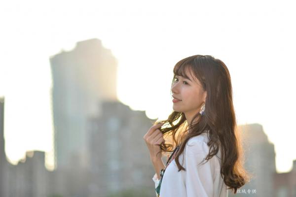    台湾正妹题题《国美馆.时装》街拍写真集，清新时尚穿搭，俏皮甜美气质女神户外生活随拍第105张图片