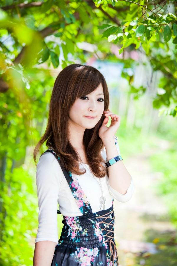    台湾正妹_张凯洁/Mikako《中興新村外拍》写真集，清新户外少女风，甜美可人，简约穿搭尽显修长美腿第16张图片