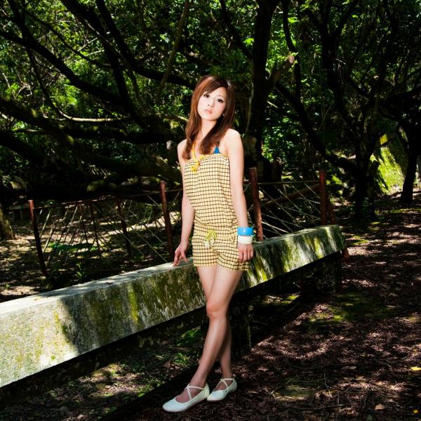    台湾正妹_张凯洁/Mikako《中興新村外拍》写真集，清新户外少女风，甜美可人，简约穿搭尽显修长美腿第49张图片