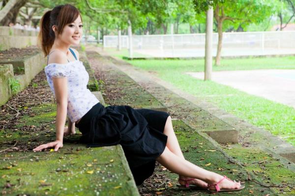    台湾正妹_张凯洁/Mikako《中興新村外拍》写真集，清新户外少女风，甜美可人，简约穿搭尽显修长美腿第69张图片