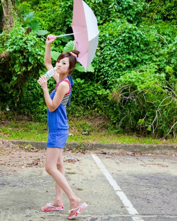    台湾正妹_张凯洁/Mikako《中興新村外拍》写真集，清新户外少女风，甜美可人，简约穿搭尽显修长美腿第96张图片