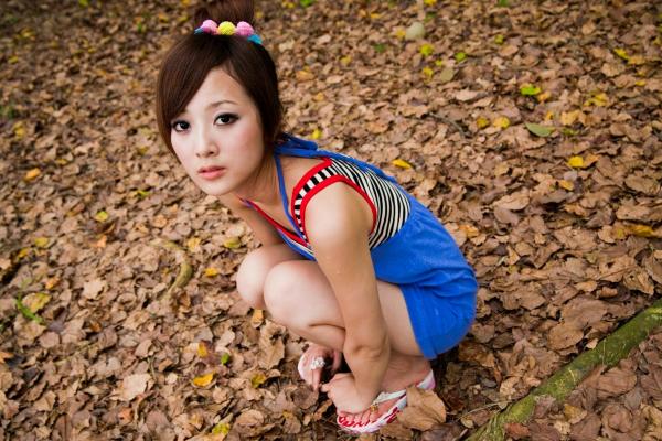    台湾正妹_张凯洁/Mikako《中興新村外拍》写真集，清新户外少女风，甜美可人，简约穿搭尽显修长美腿第100张图片