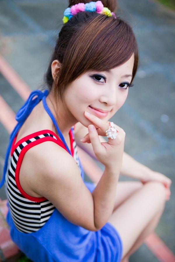    台湾正妹_张凯洁/Mikako《中興新村外拍》写真集，清新户外少女风，甜美可人，简约穿搭尽显修长美腿第109张图片