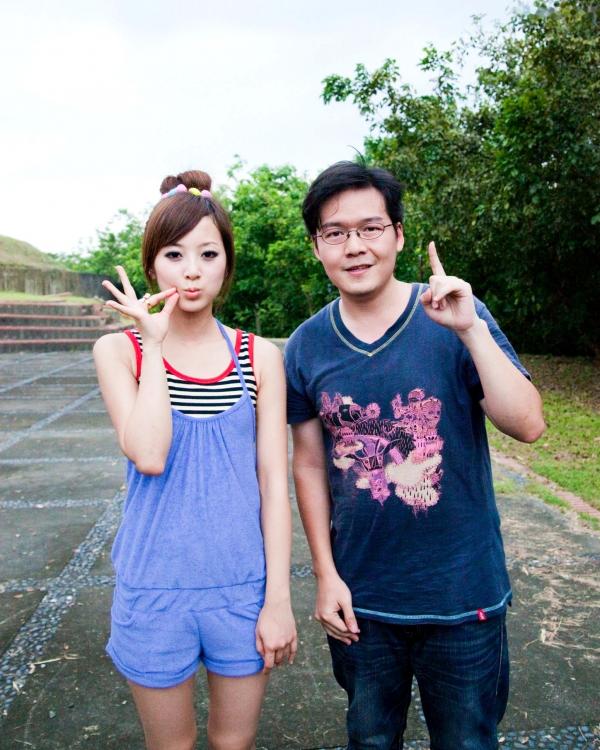    台湾正妹_张凯洁/Mikako《中興新村外拍》写真集，清新户外少女风，甜美可人，简约穿搭尽显修长美腿第111张图片