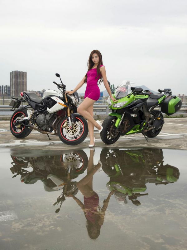    台湾正妹Anna Chen户外豪车街拍写真，修身短裙御姐范性感美腿诱惑第33张图片