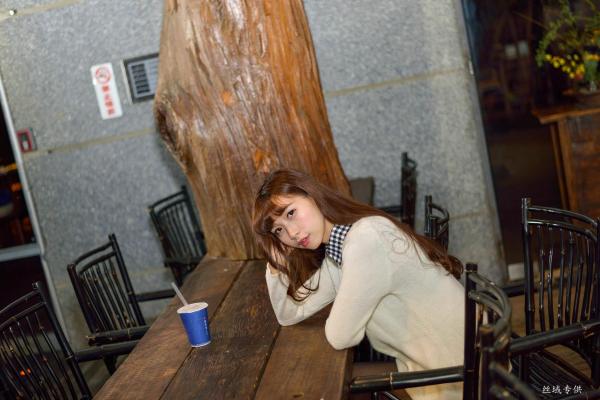   台湾正妹TiTi Yang夜拍写真集：都市街头演绎清新甜美邻家女孩风第5张图片