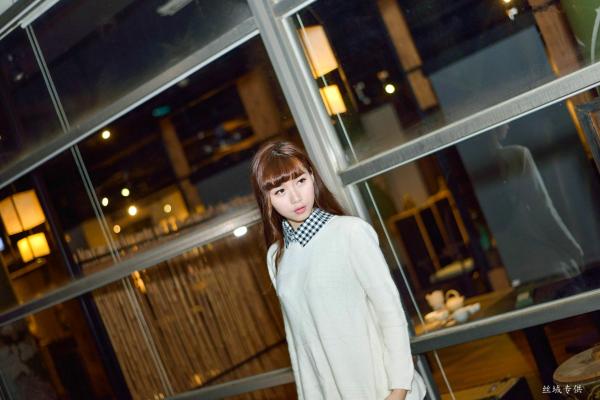    台湾正妹TiTi Yang夜拍写真集：都市街头演绎清新甜美邻家女孩风第17张图片