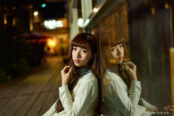    台湾正妹TiTi Yang夜拍写真集：都市街头演绎清新甜美邻家女孩风第33张图片