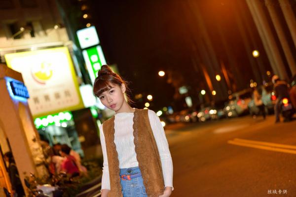    台湾正妹TiTi Yang夜拍写真集：都市街头演绎清新甜美邻家女孩风第77张图片