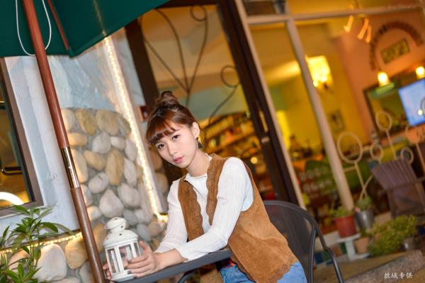    台湾正妹TiTi Yang夜拍写真集：都市街头演绎清新甜美邻家女孩风第111张图片