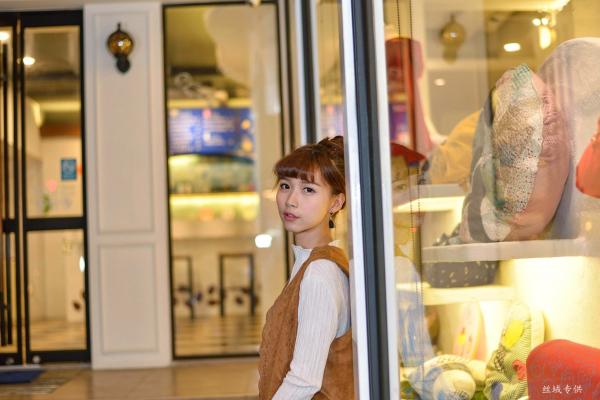    台湾正妹TiTi Yang夜拍写真集：都市街头演绎清新甜美邻家女孩风第115张图片