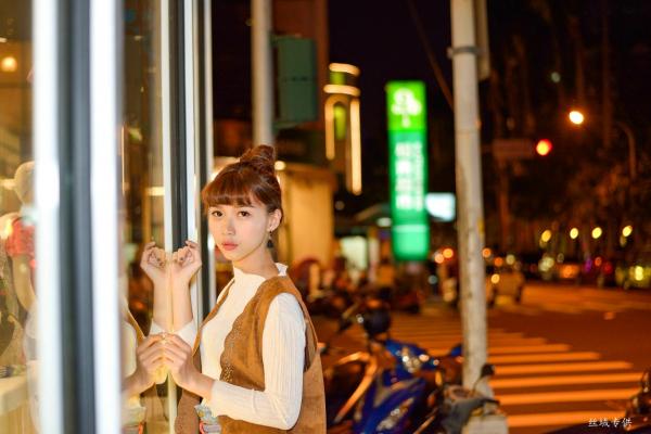    台湾正妹TiTi Yang夜拍写真集：都市街头演绎清新甜美邻家女孩风第125张图片