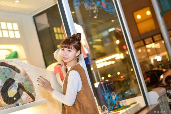    台湾正妹TiTi Yang夜拍写真集：都市街头演绎清新甜美邻家女孩风第130张图片