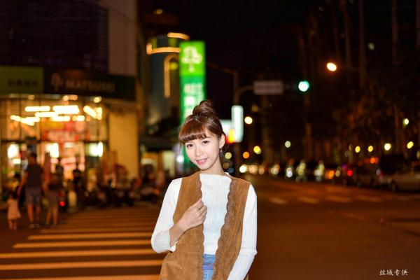    台湾正妹TiTi Yang夜拍写真集：都市街头演绎清新甜美邻家女孩风第134张图片