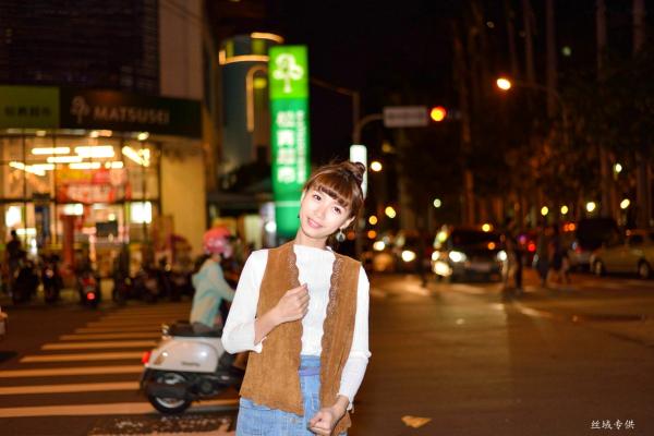    台湾正妹TiTi Yang夜拍写真集：都市街头演绎清新甜美邻家女孩风第135张图片