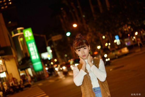    台湾正妹TiTi Yang夜拍写真集：都市街头演绎清新甜美邻家女孩风第141张图片