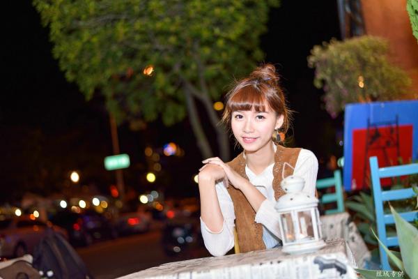    台湾正妹TiTi Yang夜拍写真集：都市街头演绎清新甜美邻家女孩风第193张图片