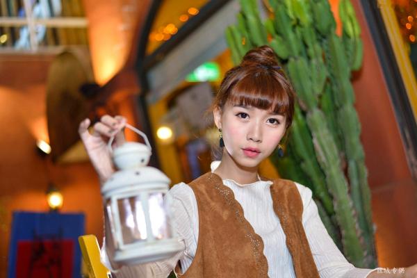    台湾正妹TiTi Yang夜拍写真集：都市街头演绎清新甜美邻家女孩风第194张图片
