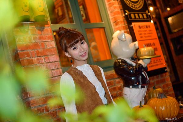    台湾正妹TiTi Yang夜拍写真集：都市街头演绎清新甜美邻家女孩风第203张图片