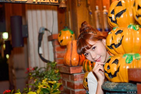    台湾正妹TiTi Yang夜拍写真集：都市街头演绎清新甜美邻家女孩风第221张图片