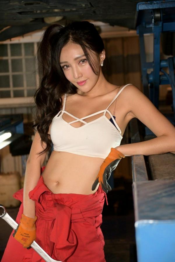    台湾正妹赵芸Syuan《美颜的汽车修理工》写真集，维修工厂风格诱惑私房照第5张图片