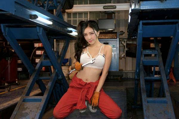    台湾正妹赵芸Syuan《美颜的汽车修理工》写真集，维修工厂风格诱惑私房照第46张图片
