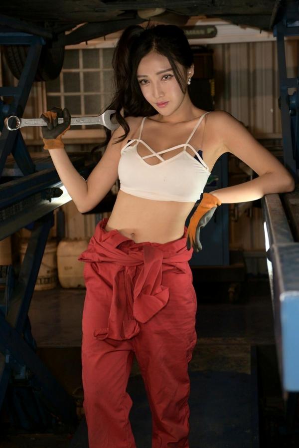    台湾正妹赵芸Syuan《美颜的汽车修理工》写真集，维修工厂风格诱惑私房照第55张图片