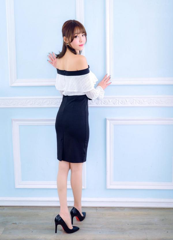    台湾正妹Winnie小雪/庄咏惠 精致室内私房写真 曼妙身材红色礼服诱惑 [90P]第10张图片