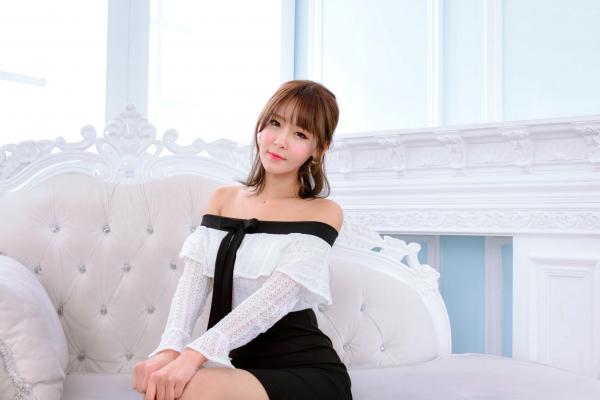    台湾正妹Winnie小雪/庄咏惠 精致室内私房写真 曼妙身材红色礼服诱惑 [90P]第45张图片