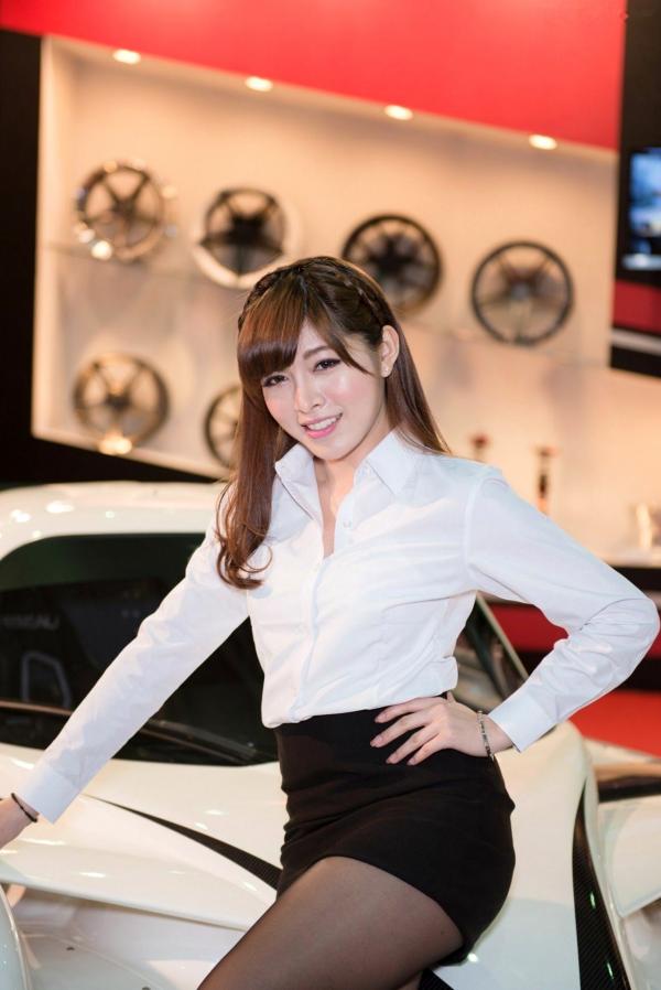    台湾正妹车展及户外迷彩军事主题高清合集，模特身着性感赛车女郎装与制服诱惑展现火辣身材[70P]第16张图片