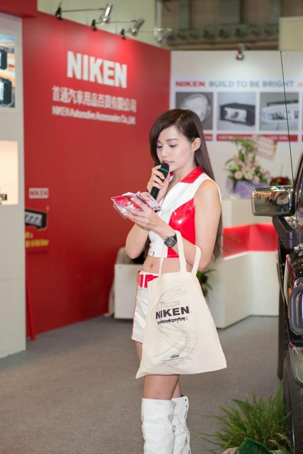    台湾正妹车展及户外迷彩军事主题高清合集，模特身着性感赛车女郎装与制服诱惑展现火辣身材[70P]第20张图片