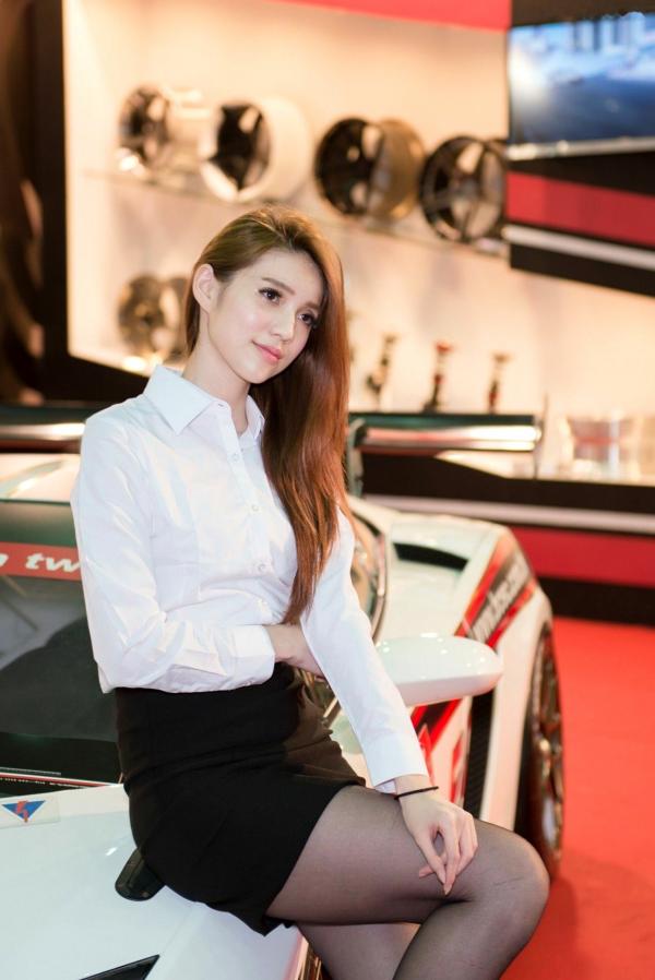    台湾正妹车展及户外迷彩军事主题高清合集，模特身着性感赛车女郎装与制服诱惑展现火辣身材[70P]第29张图片
