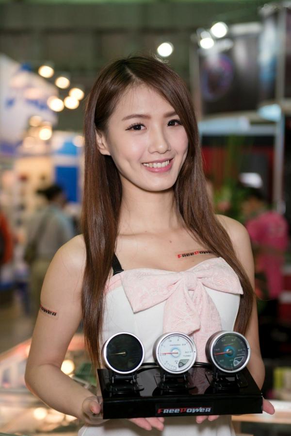    台湾正妹车展及户外迷彩军事主题高清合集，模特身着性感赛车女郎装与制服诱惑展现火辣身材[70P]第41张图片