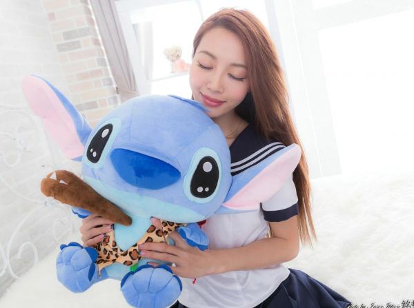    台湾正妹Emma江雨恩：极致美腿棚拍写真，职场制服、黑丝诱惑与清新校服风情集锦[71P]第65张图片