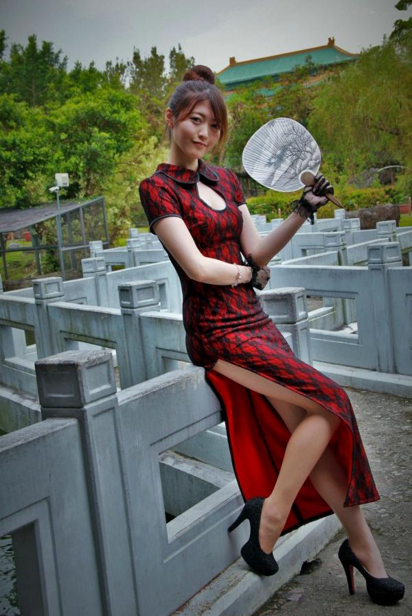    台湾正妹黄品瑄Brindy薛薛至善园旗袍外拍，古典气质女神演绎极品美腿诱惑写真第8张图片