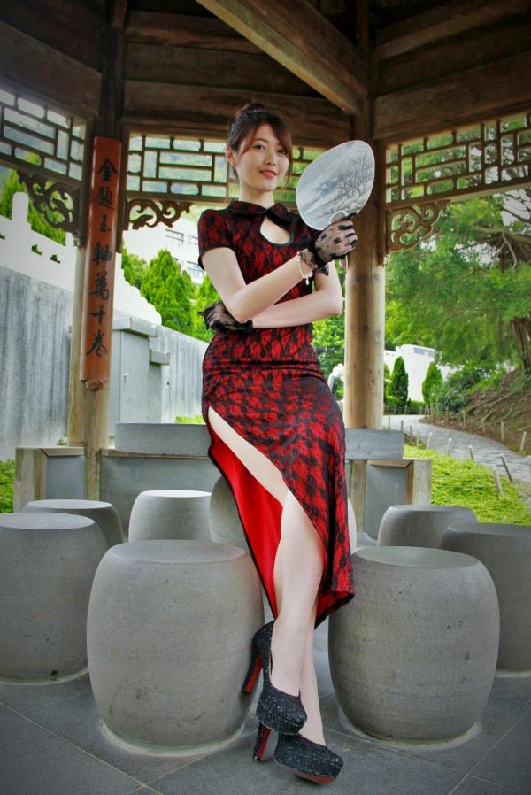    台湾正妹黄品瑄Brindy薛薛至善园旗袍外拍，古典气质女神演绎极品美腿诱惑写真第19张图片