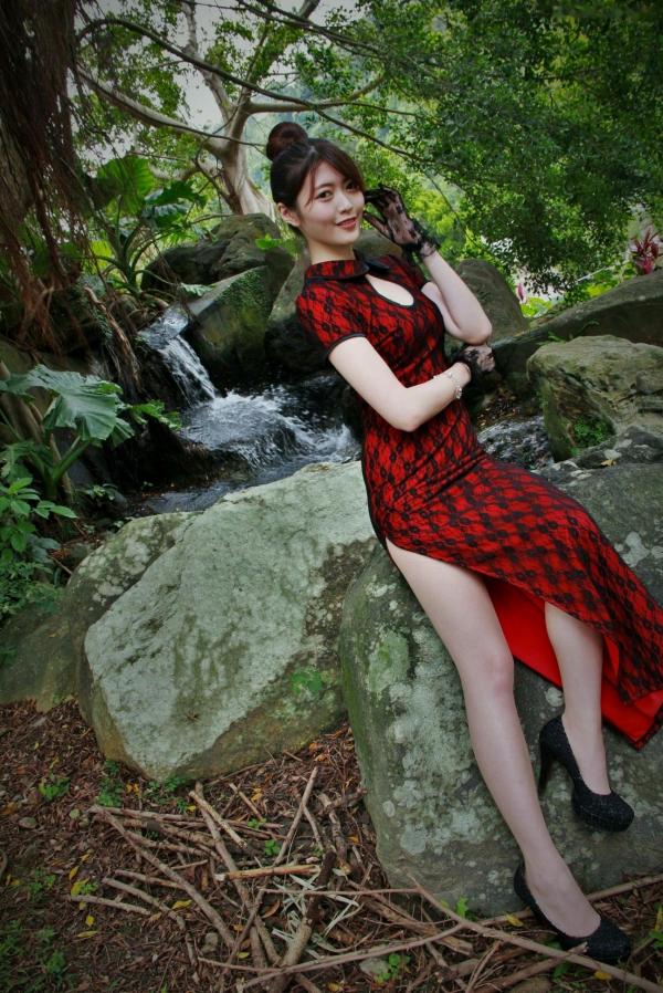   台湾正妹黄品瑄Brindy薛薛至善园旗袍外拍，古典气质女神演绎极品美腿诱惑写真第27张图片