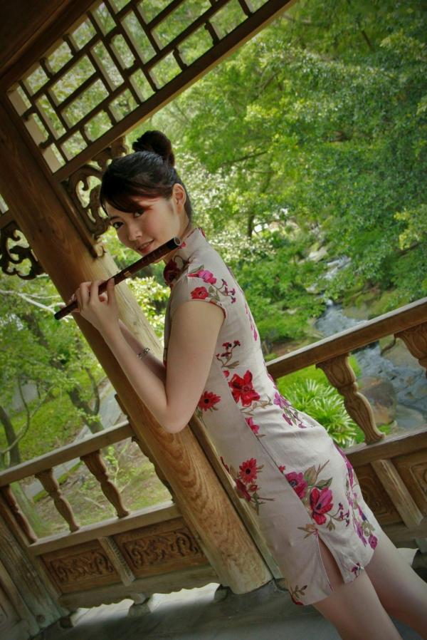    台湾正妹黄品瑄Brindy薛薛至善园旗袍外拍，古典气质女神演绎极品美腿诱惑写真第29张图片