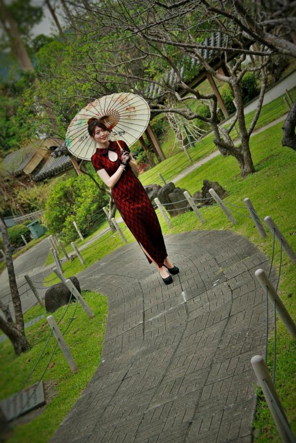    台湾正妹黄品瑄Brindy薛薛至善园旗袍外拍，古典气质女神演绎极品美腿诱惑写真第33张图片