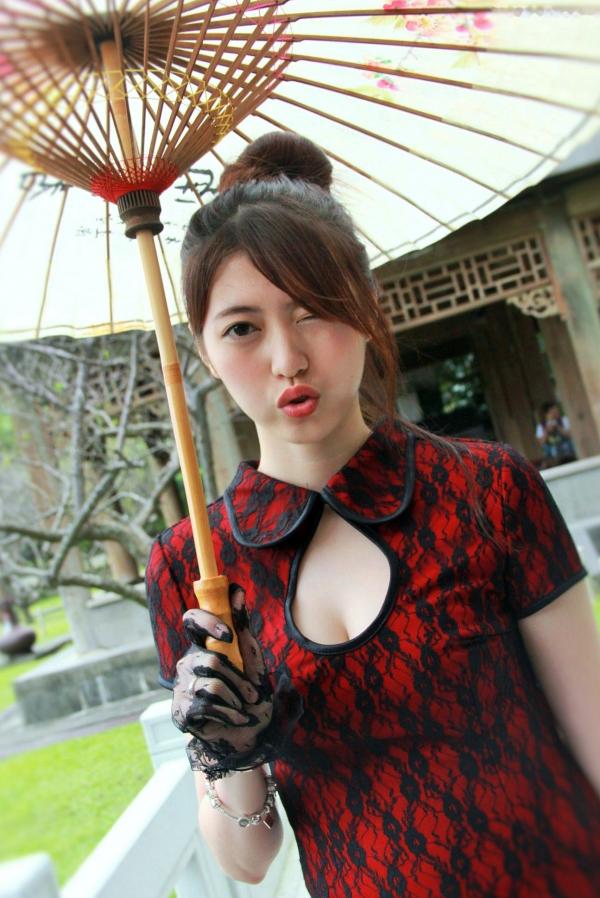    台湾正妹黄品瑄Brindy薛薛至善园旗袍外拍，古典气质女神演绎极品美腿诱惑写真第40张图片