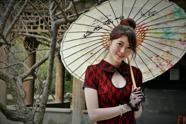    台湾正妹黄品瑄Brindy薛薛至善园旗袍外拍，古典气质女神演绎极品美腿诱惑写真第42张图片