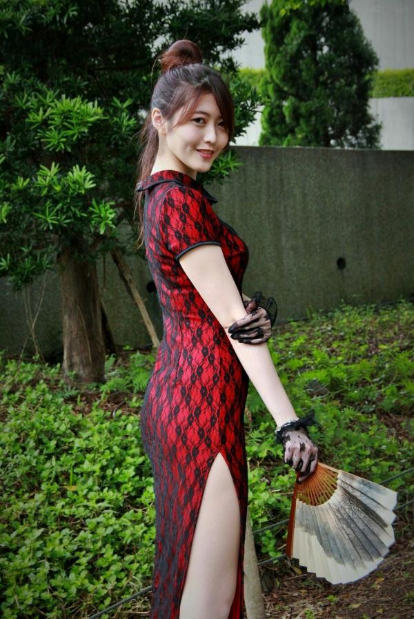    台湾正妹黄品瑄Brindy薛薛至善园旗袍外拍，古典气质女神演绎极品美腿诱惑写真第53张图片