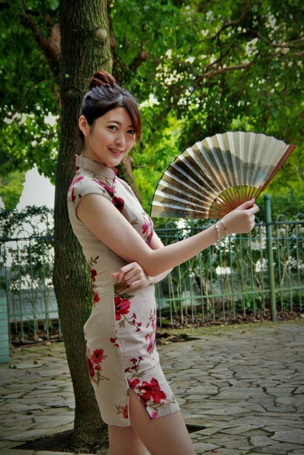    台湾正妹黄品瑄Brindy薛薛至善园旗袍外拍，古典气质女神演绎极品美腿诱惑写真第56张图片